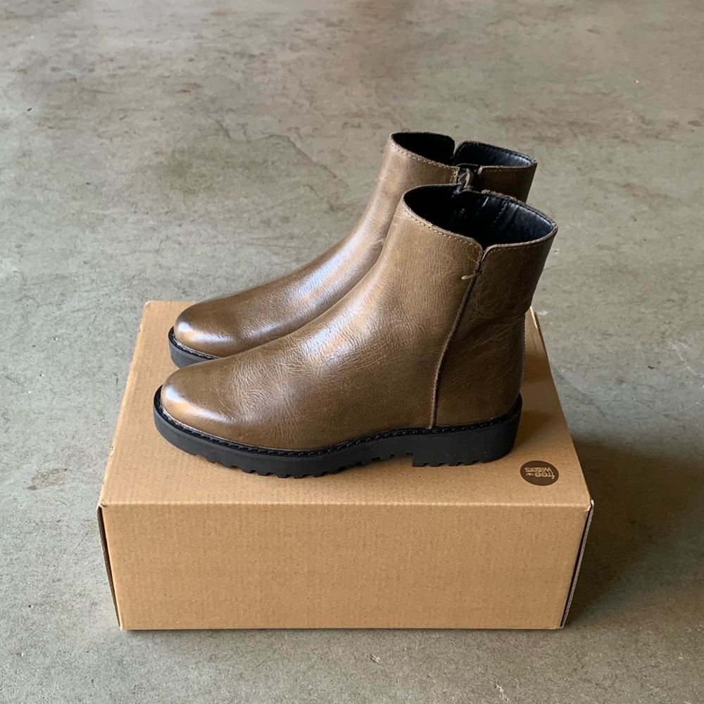 Franco Sarto Cassie Zip-Up Premium Olive Leather Chelsea Style Boots 5 Womens